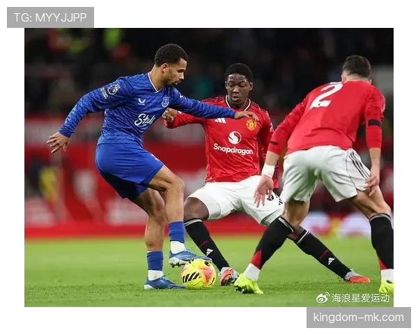 曼联战术执行持续崩盘，场上混乱加剧对争冠形势产生影响