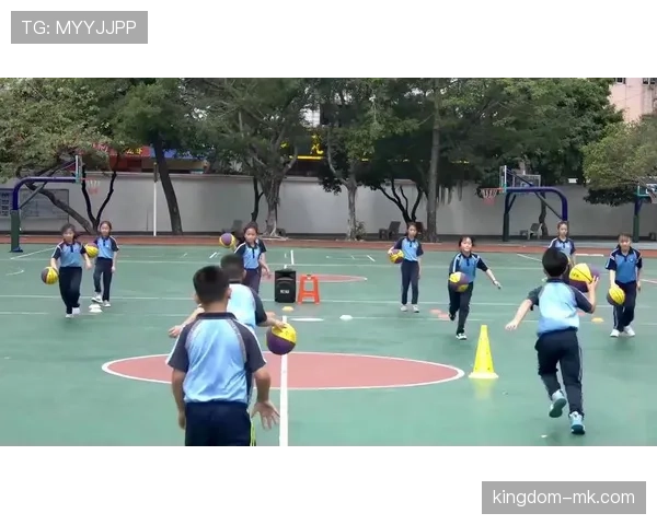 篮球新手必看：运球变向规则详解及动作要领讲解